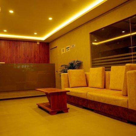 Jayalakshmi Residency Hotel Vaduvanchal Exterior foto