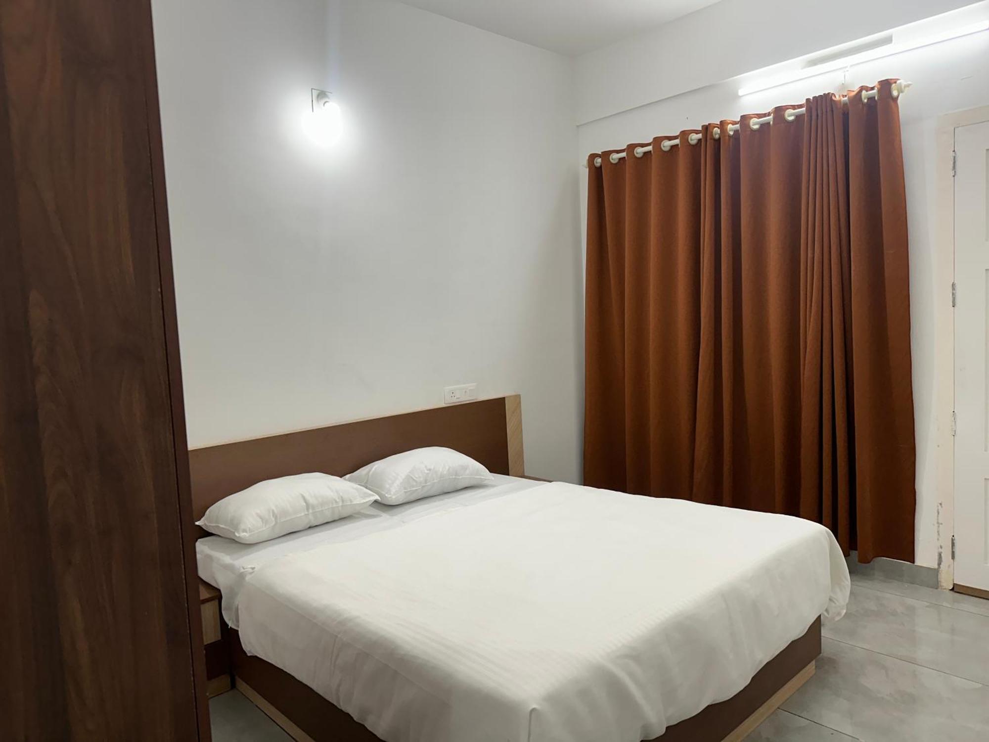 Jayalakshmi Residency Hotel Vaduvanchal Exterior foto