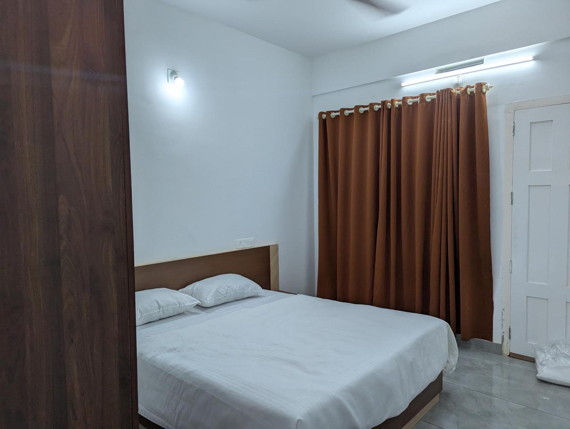 Jayalakshmi Residency Hotel Vaduvanchal Exterior foto