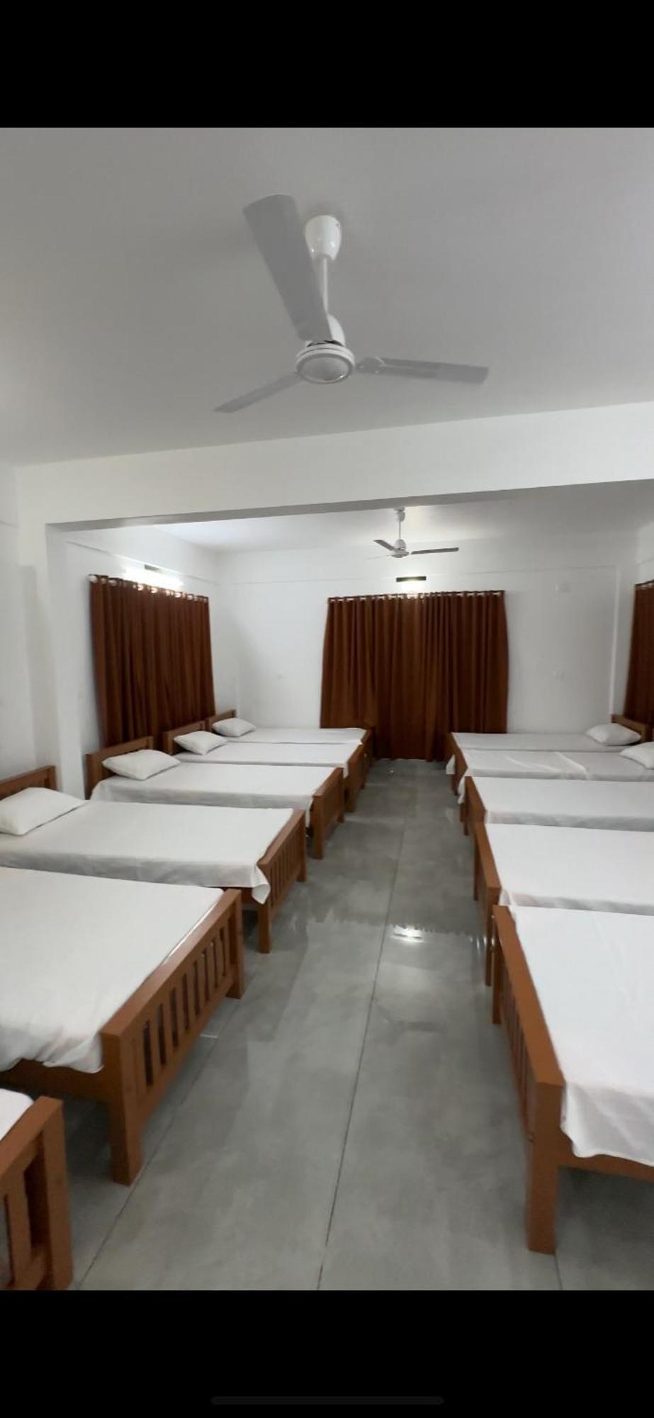 Jayalakshmi Residency Hotel Vaduvanchal Exterior foto
