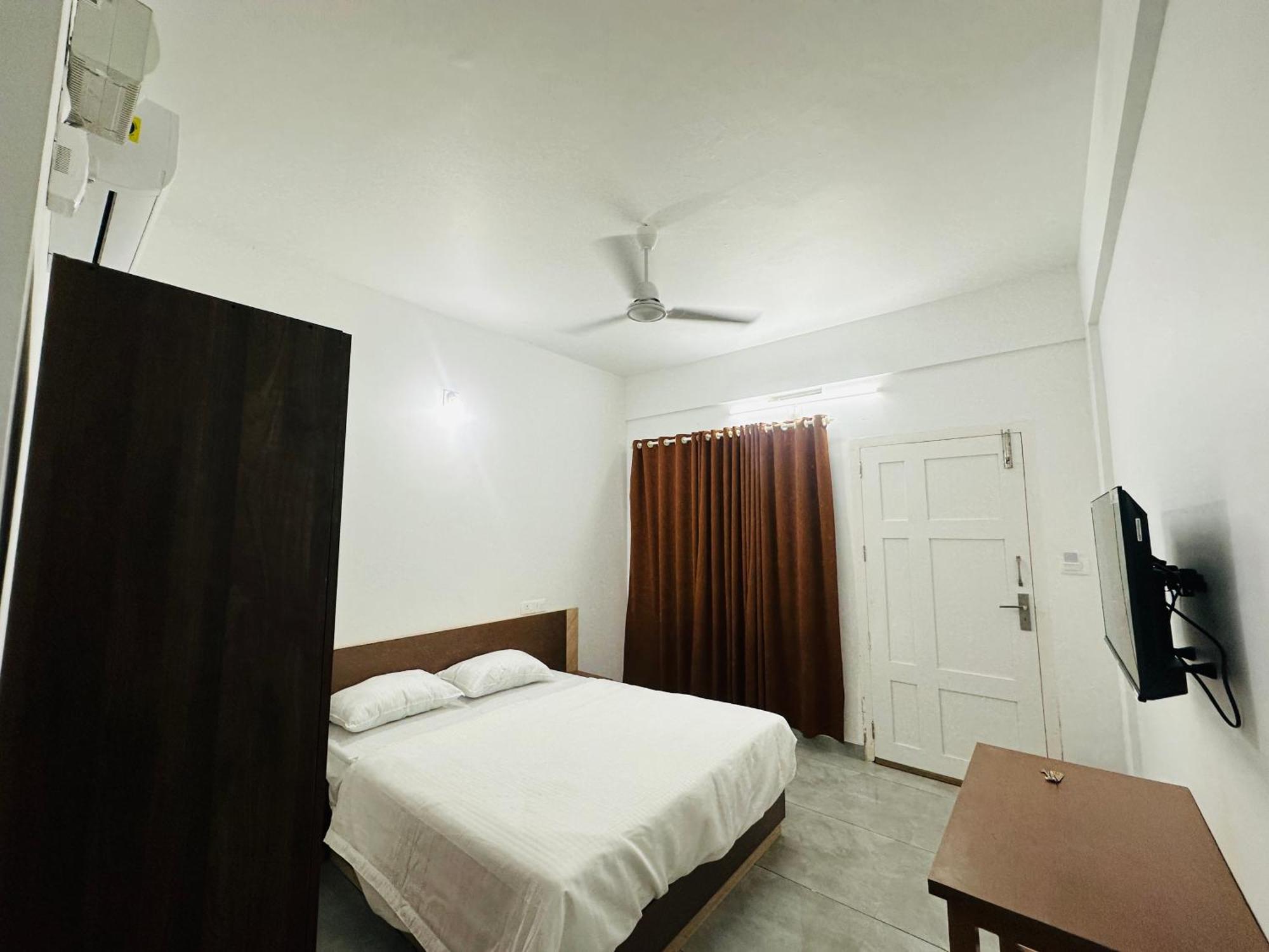 Jayalakshmi Residency Hotel Vaduvanchal Exterior foto