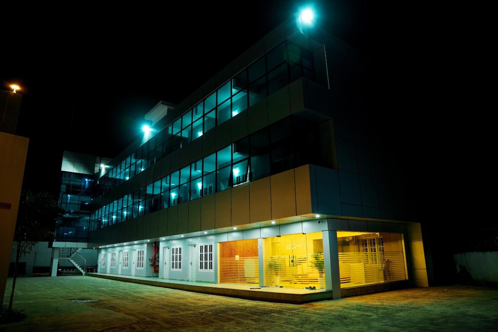 Jayalakshmi Residency Hotel Vaduvanchal Exterior foto