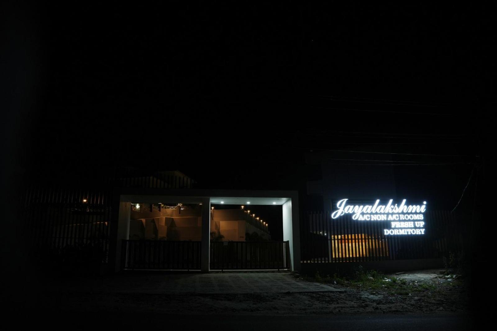 Jayalakshmi Residency Hotel Vaduvanchal Exterior foto